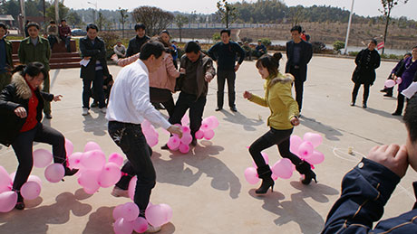 ҵ��ʱ�主��Ա�����ĵ���������˶�