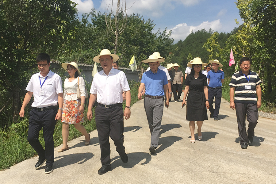 F:\2015-2018��OA�ļ� ���ӻ�ý�岥��ͼ���\2018-OA�ļ� ���ӻ�ý�岥��ͼ���\2018.07.31-���뵳У��У��������������б�����ԴAGƽ̨������Ϸ����\01.jpg